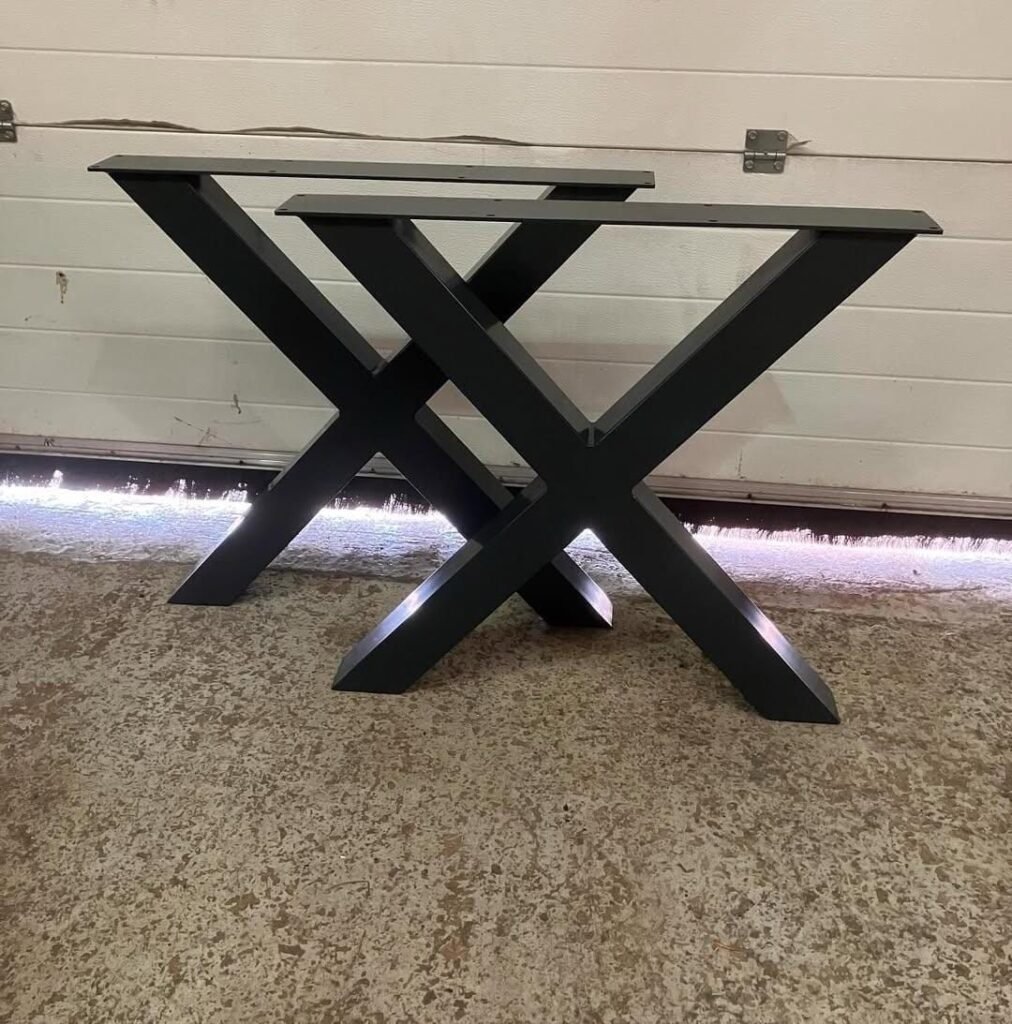 Metallic table leg